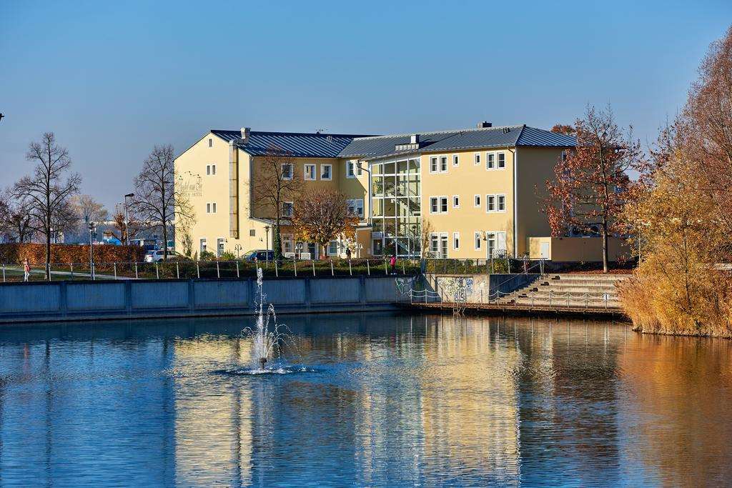 Hotel Am See Neutraubling Zewnętrze zdjęcie